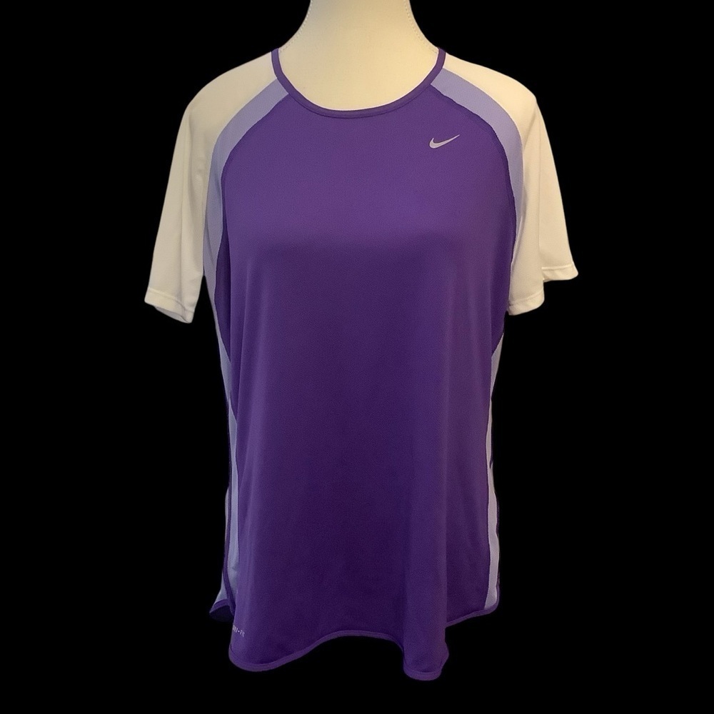 NIKE DRI-FIT PURPLE & WHITE SHORT SLEEVE/ ROUND NECKLINE/ ACTIVE SHIRT/ Size XL